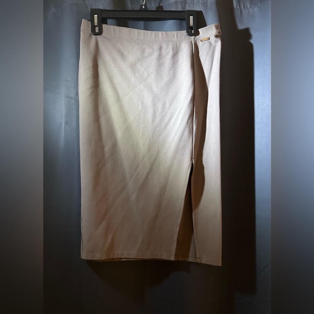 Tahari pencil skirt